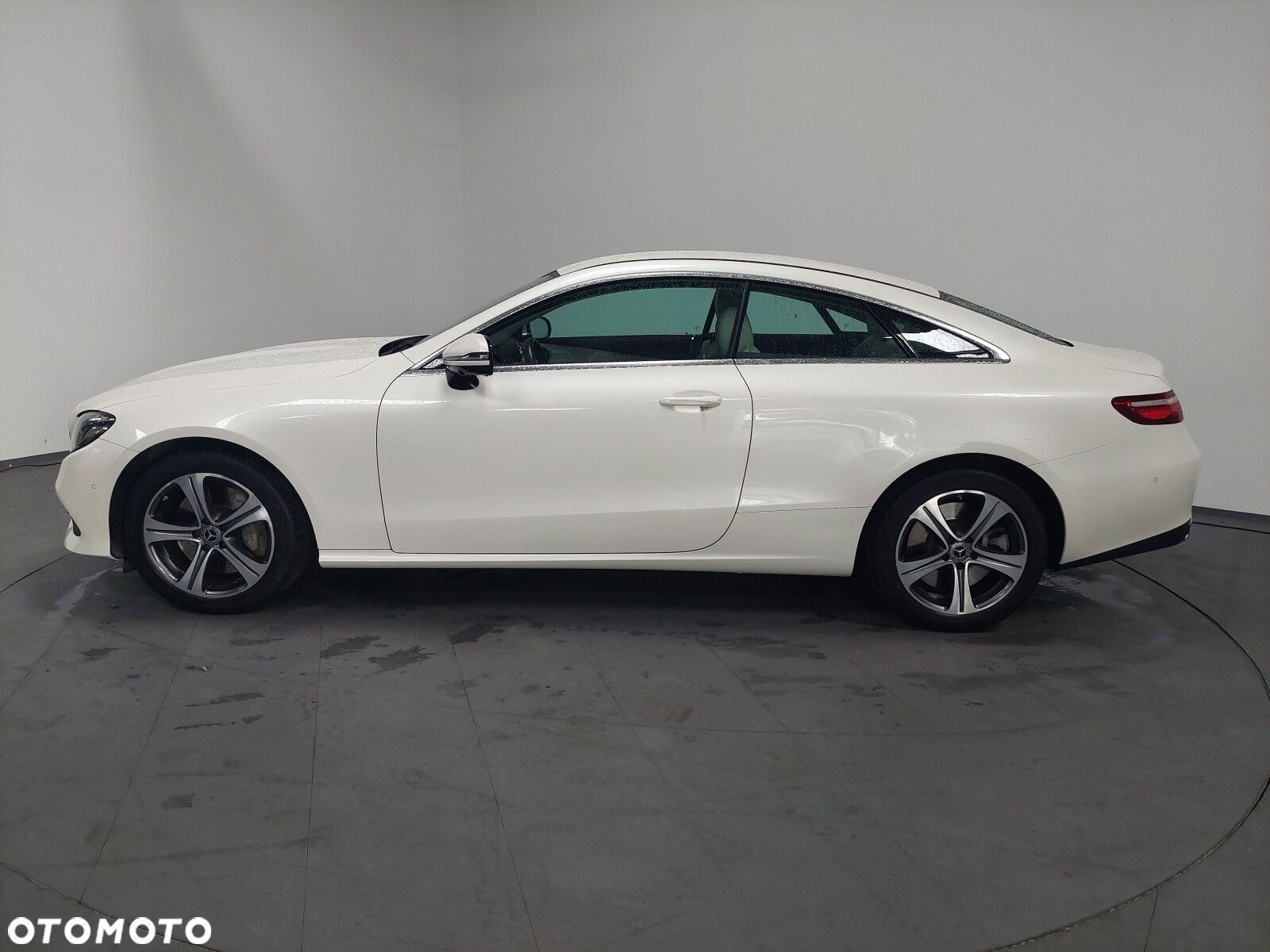 Mercedes-Benz Klasa E - 9