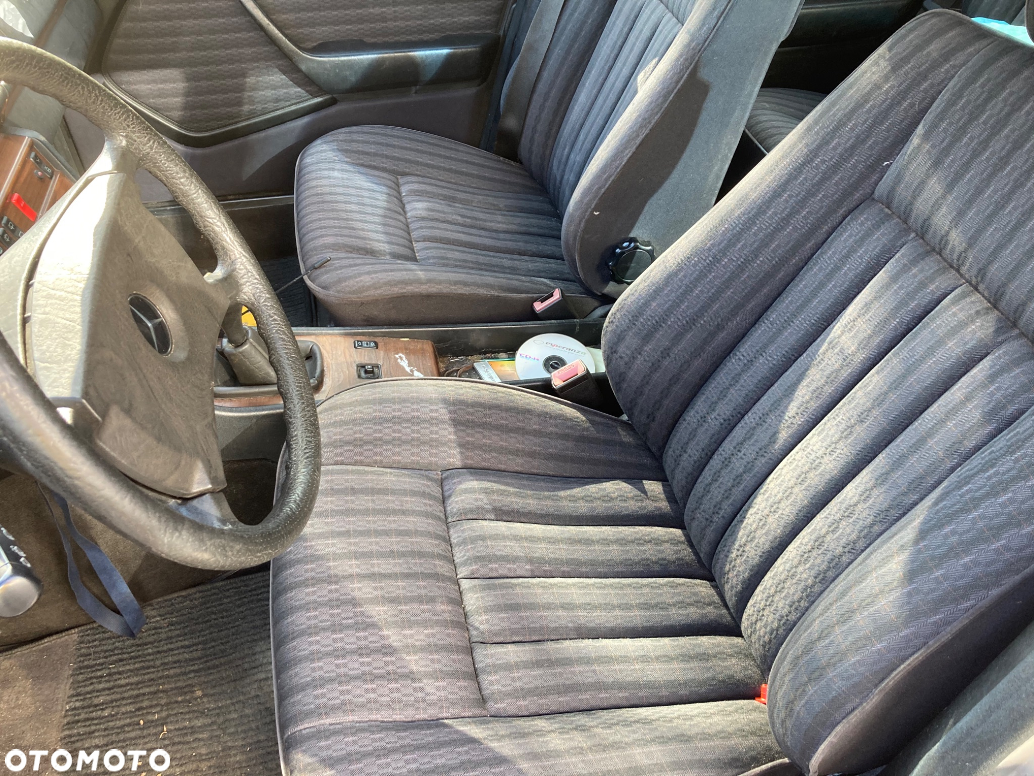 Mercedes-Benz W124 (1984-1993) - 22