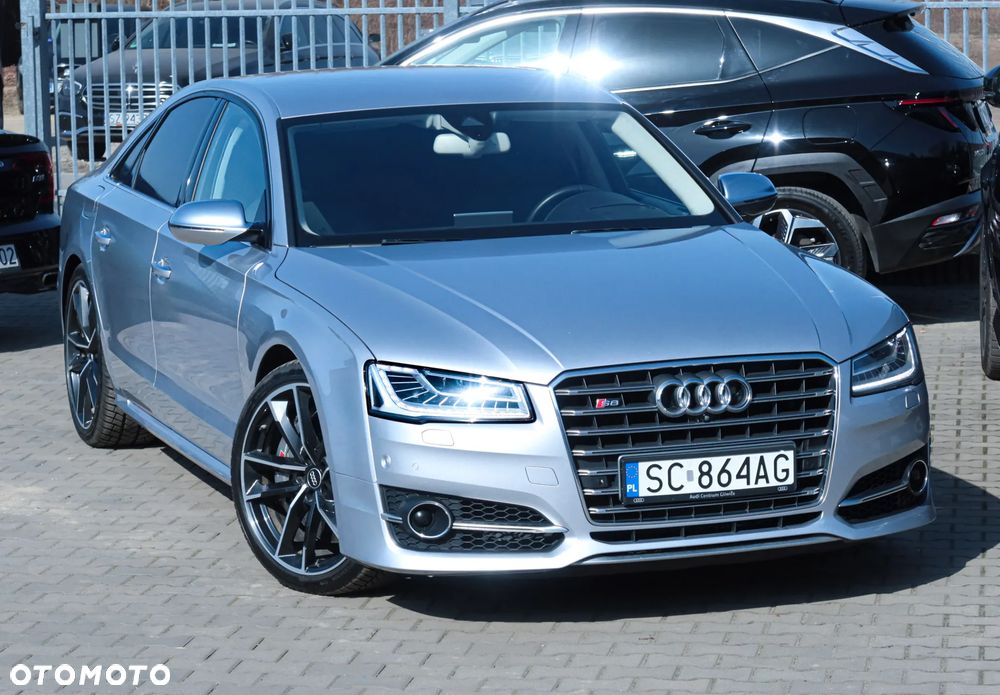 Audi S8 Plus - 41