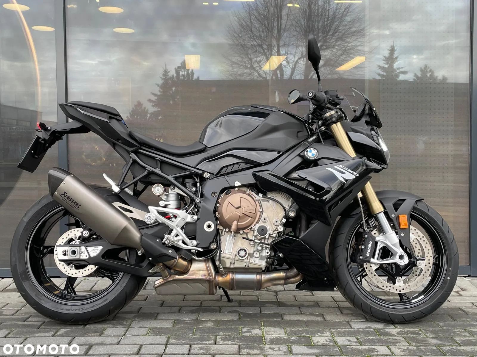 BMW S - 1