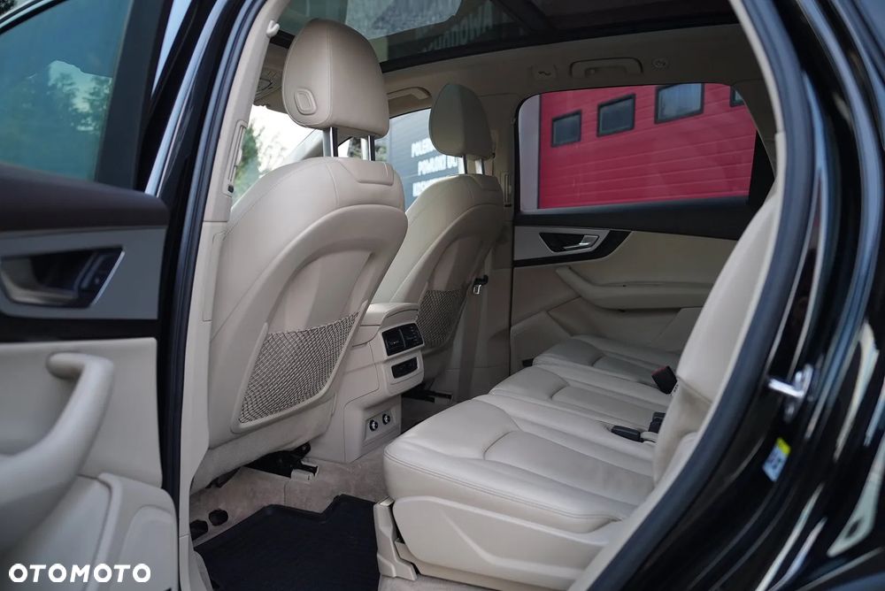 Audi Q7 - 17