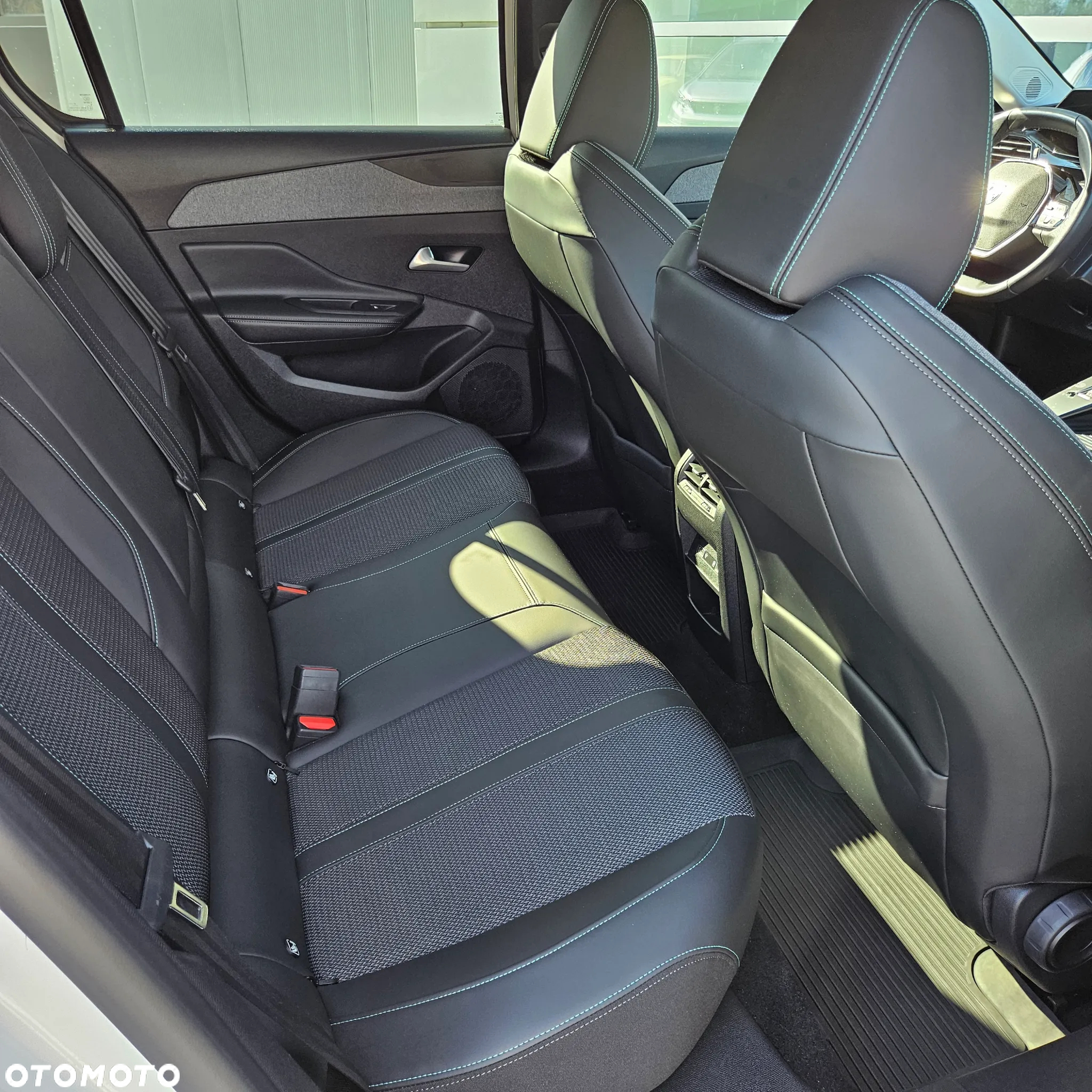 Peugeot 308 1.2 PureTech Allure Pack S&S EAT8 - 17