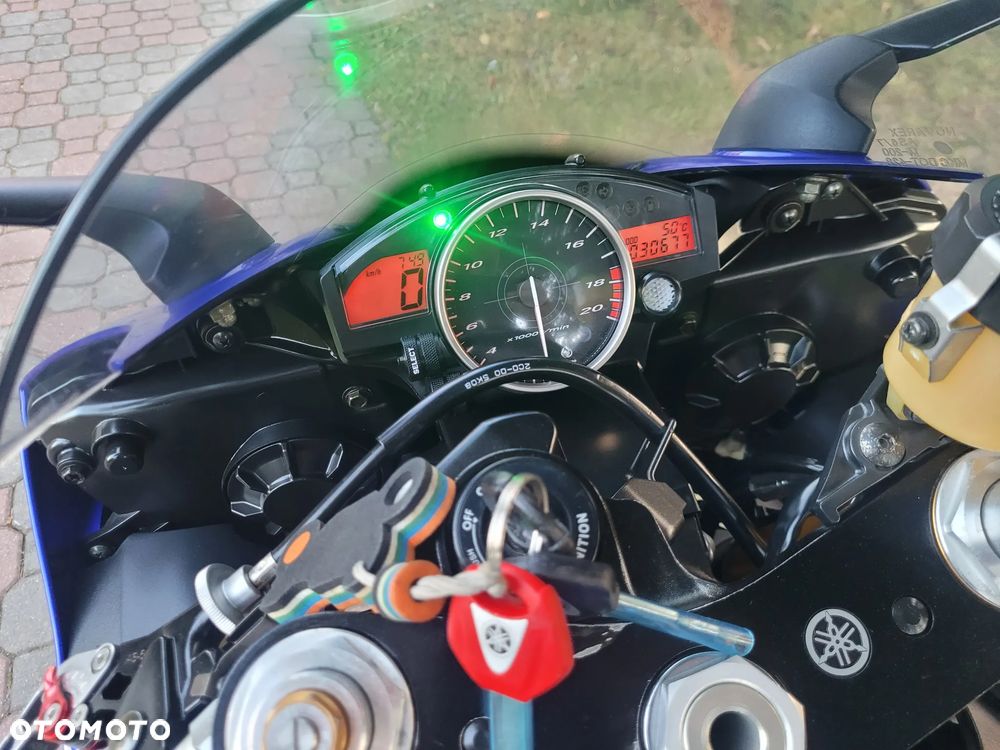 Yamaha R6 - 35