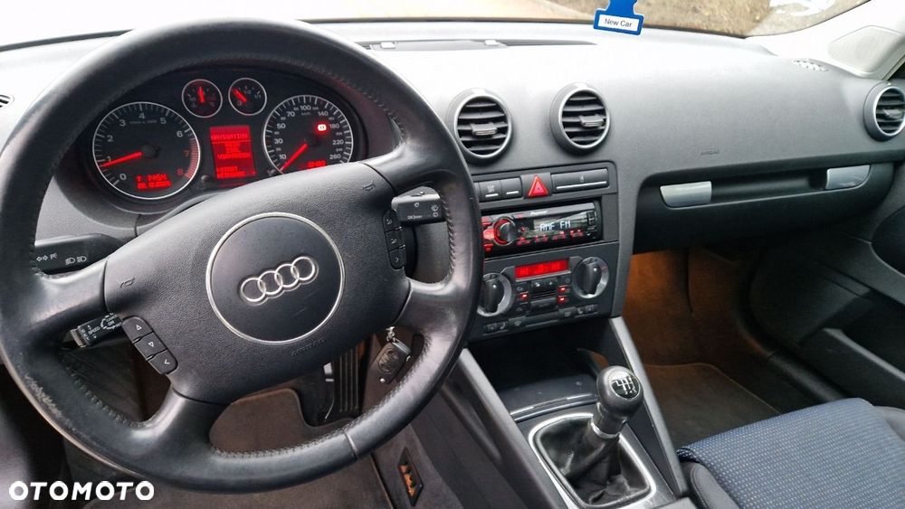 Audi A3 3-drzwiowe 2.0 FSI Attraction - 12