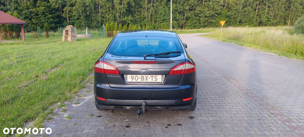 Ford Mondeo 2.0 Ambiente - 23