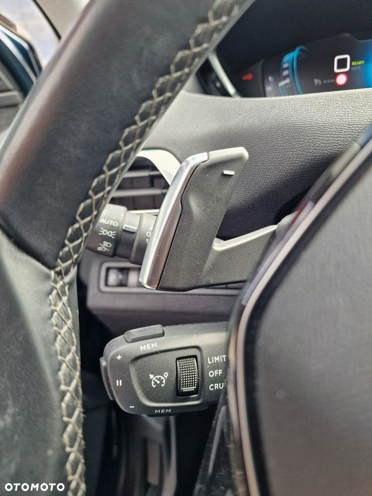 Peugeot 3008 1.6 PureTech Hybrid PHEV Allure S&S EAT8 - 36