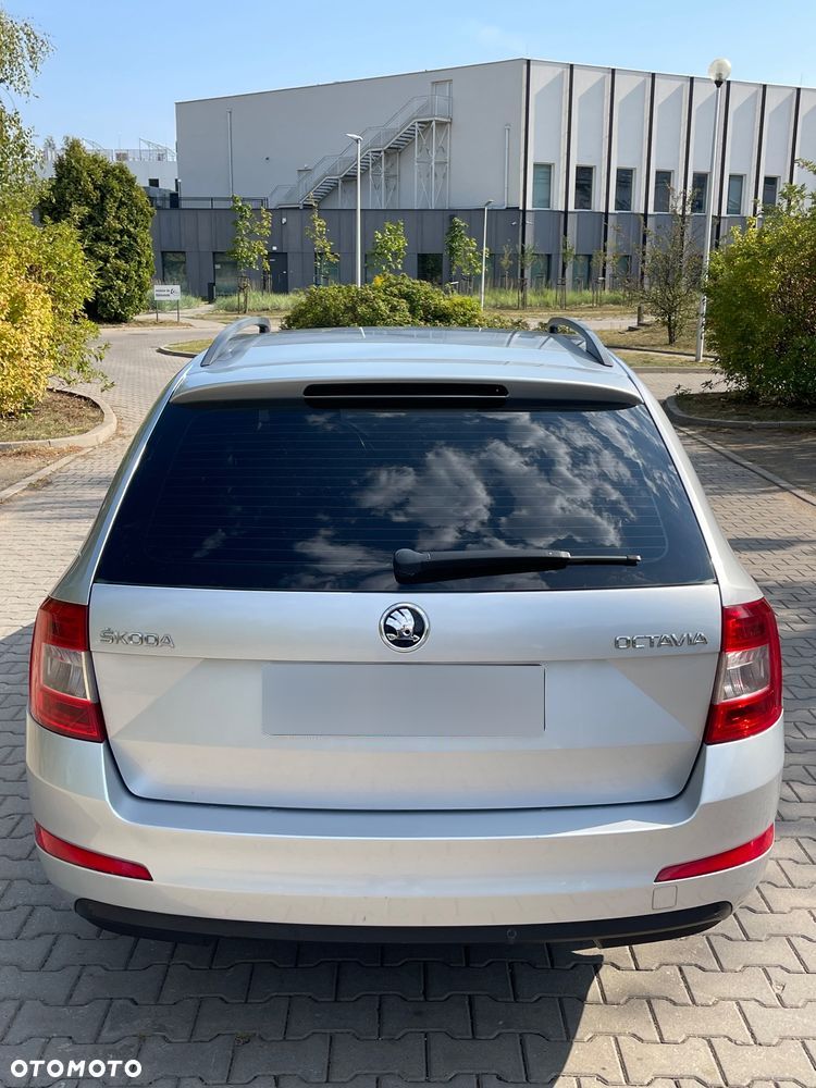 Skoda Octavia 2.0 TDI Ambition DSG - 22