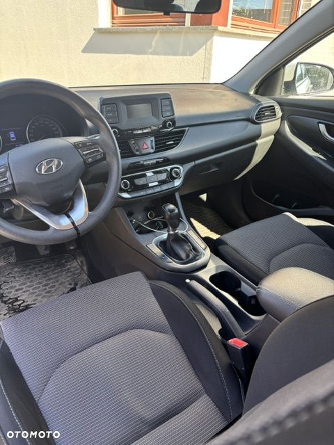 Hyundai i30 1.5 DPI Classic + - 7