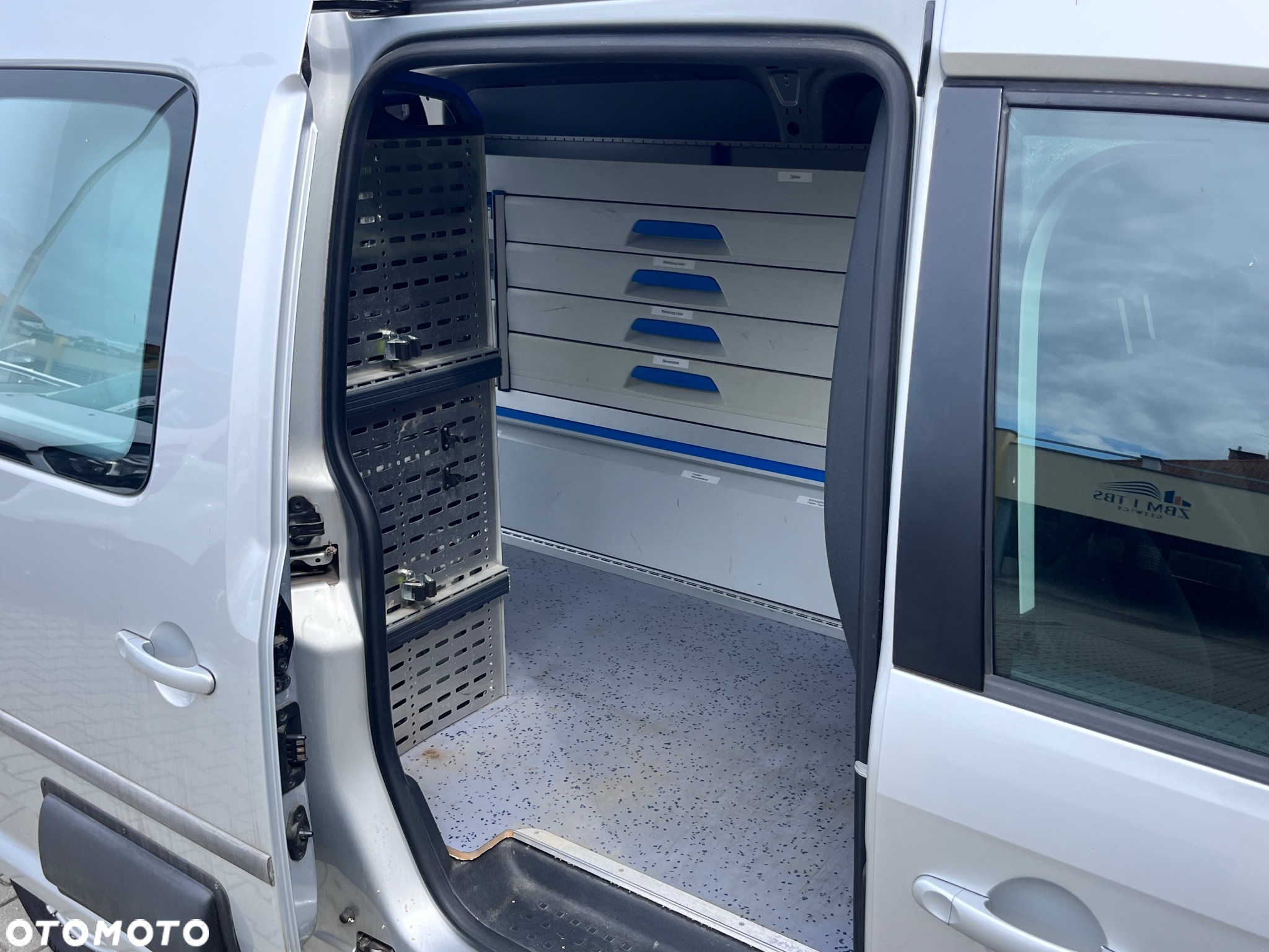 Volkswagen Caddy - 10