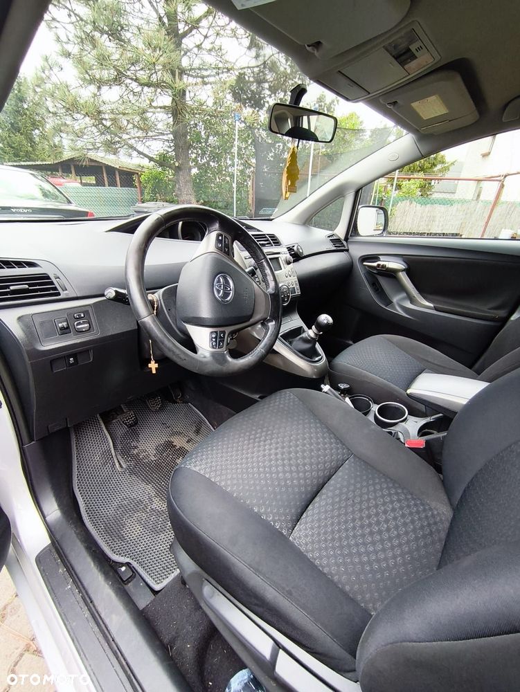 Toyota Verso 2.0 D-4D 2010 7os - 4