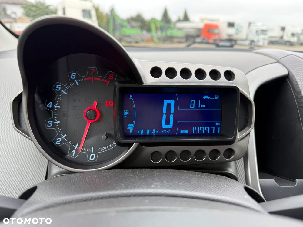 Chevrolet Aveo 1.6 LTZ - 15