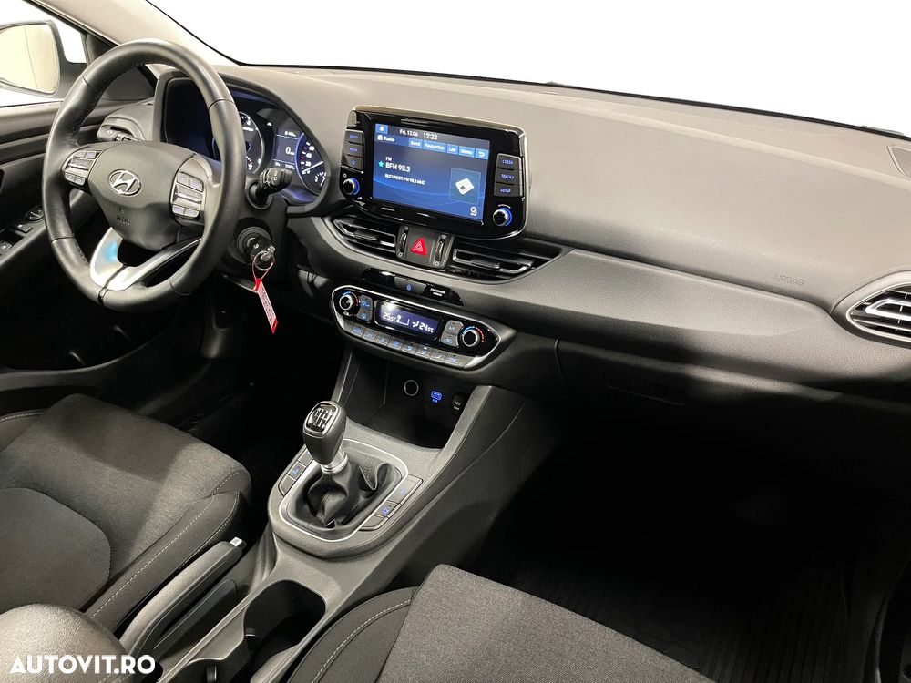 Hyundai i30 1.5 110CP M/T Highway - 9