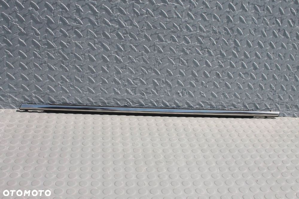 LISTWA ZGARNIAJĄCA PARAPET CHROM DRZWI LEWY TYŁ MITSUBISHI ECLIPSE CROSS - 1