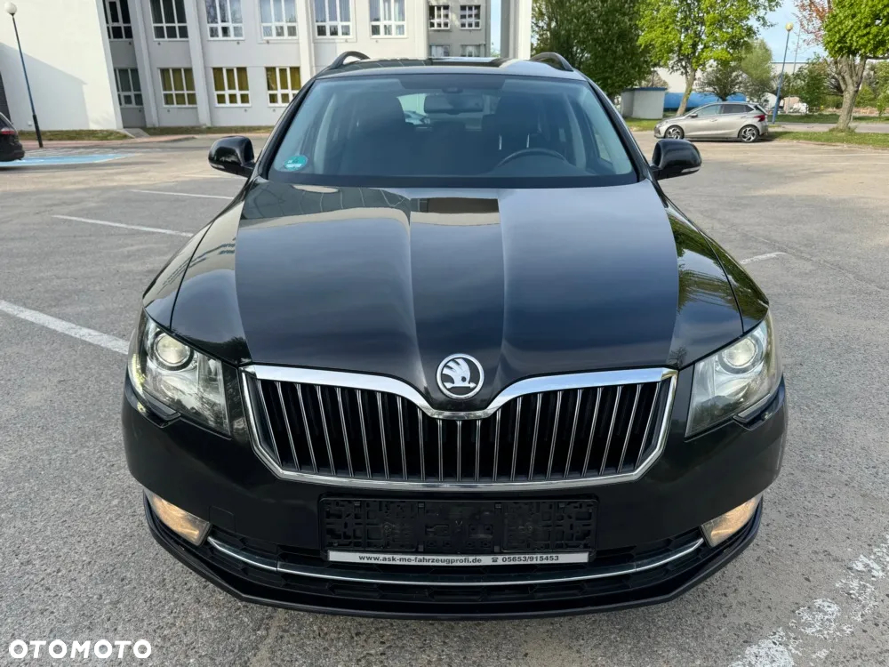 Skoda Superb Combi 2.0 TDI DSG Elegance - 16