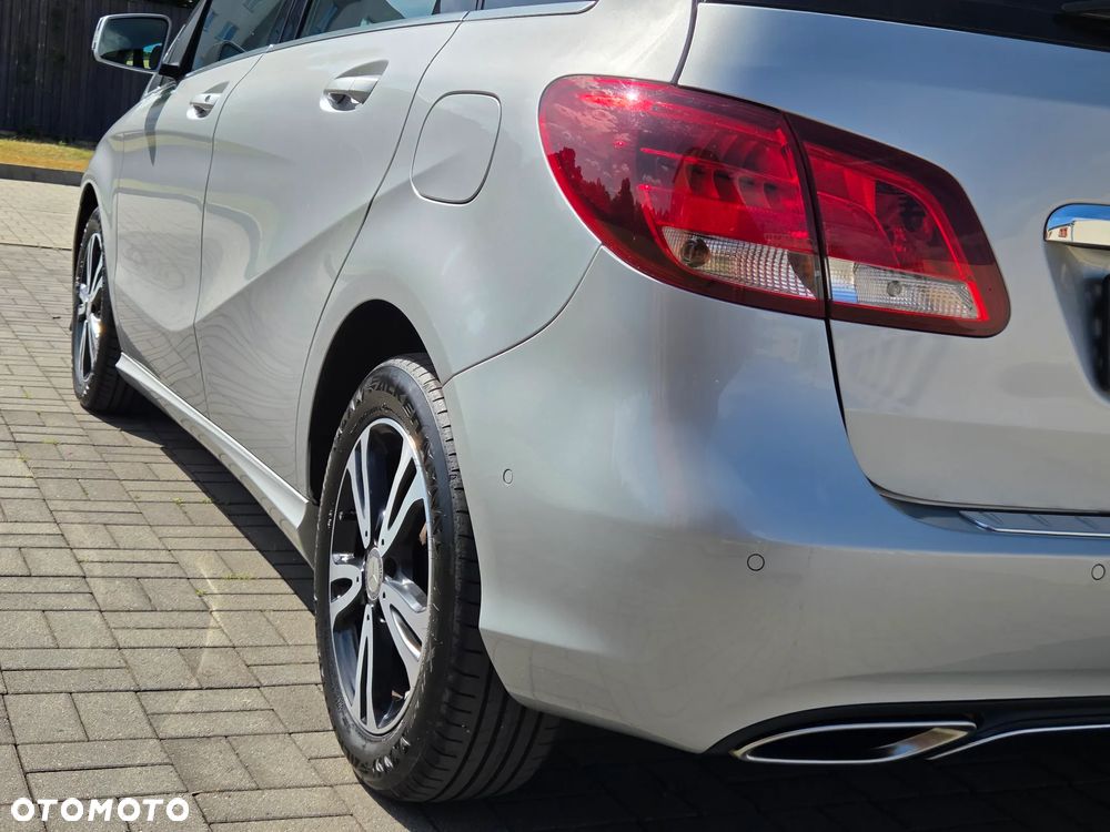 Mercedes-Benz Klasa B 180 7G-DCT Edition - 12