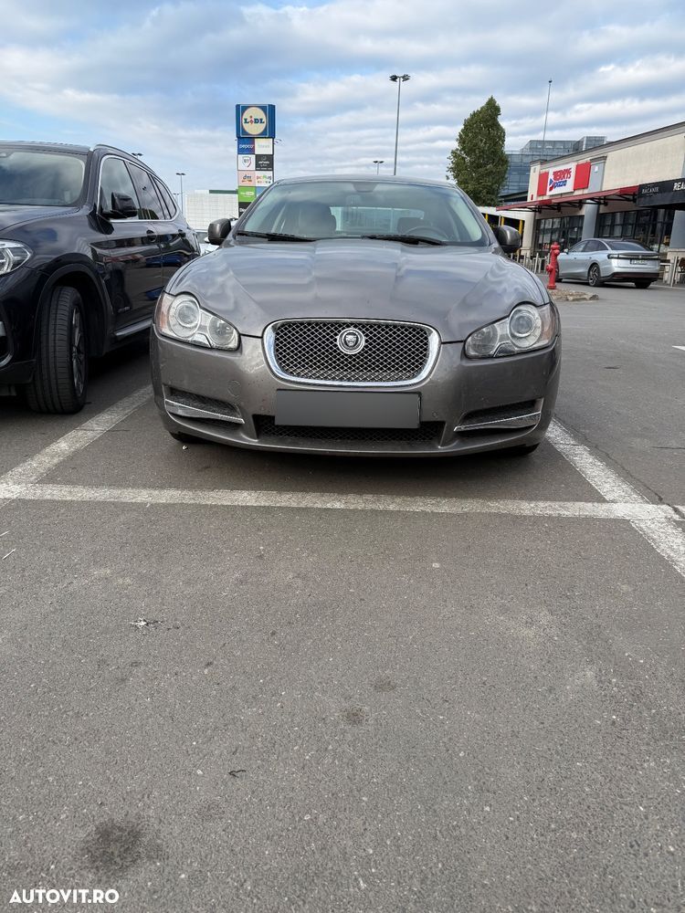 Jaguar XF 4.2 V8 Premium Luxury - 6