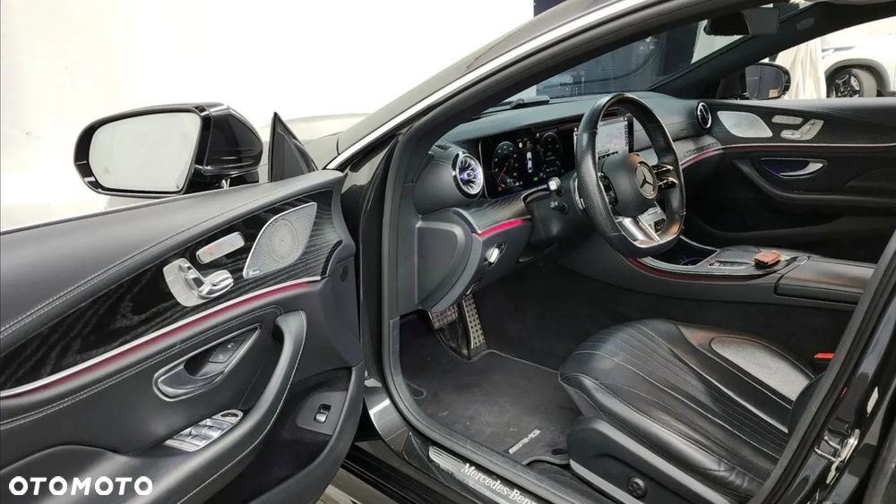 Mercedes-Benz CLS 300 d 4-Matic AMG - 3