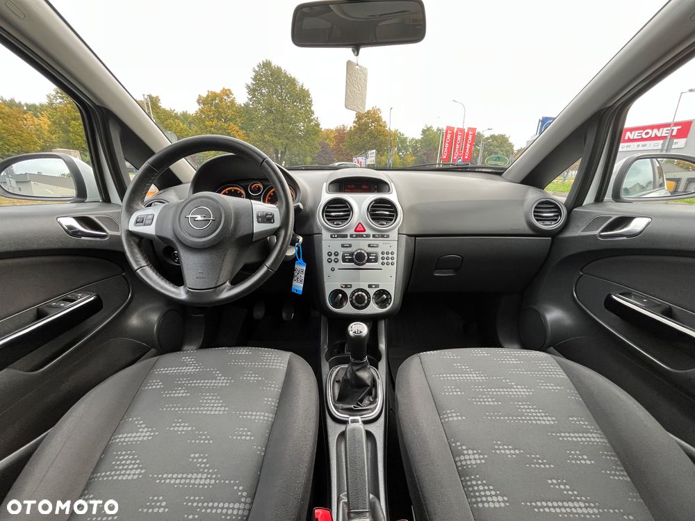 Opel Corsa 1.4 16V Satellite - 12