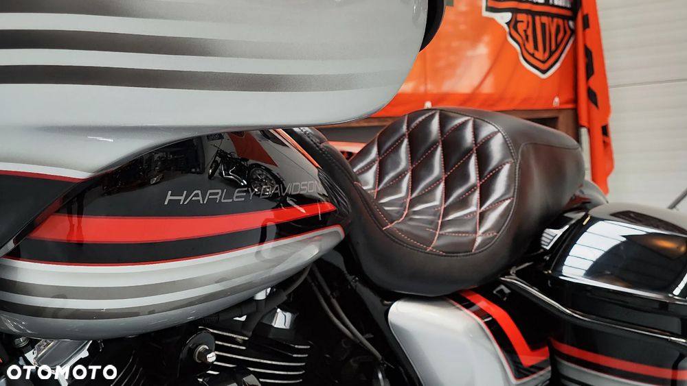 Harley-Davidson Touring Street Glide - 26