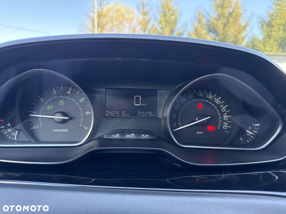 Peugeot 208 1.2 PureTech Style - 13
