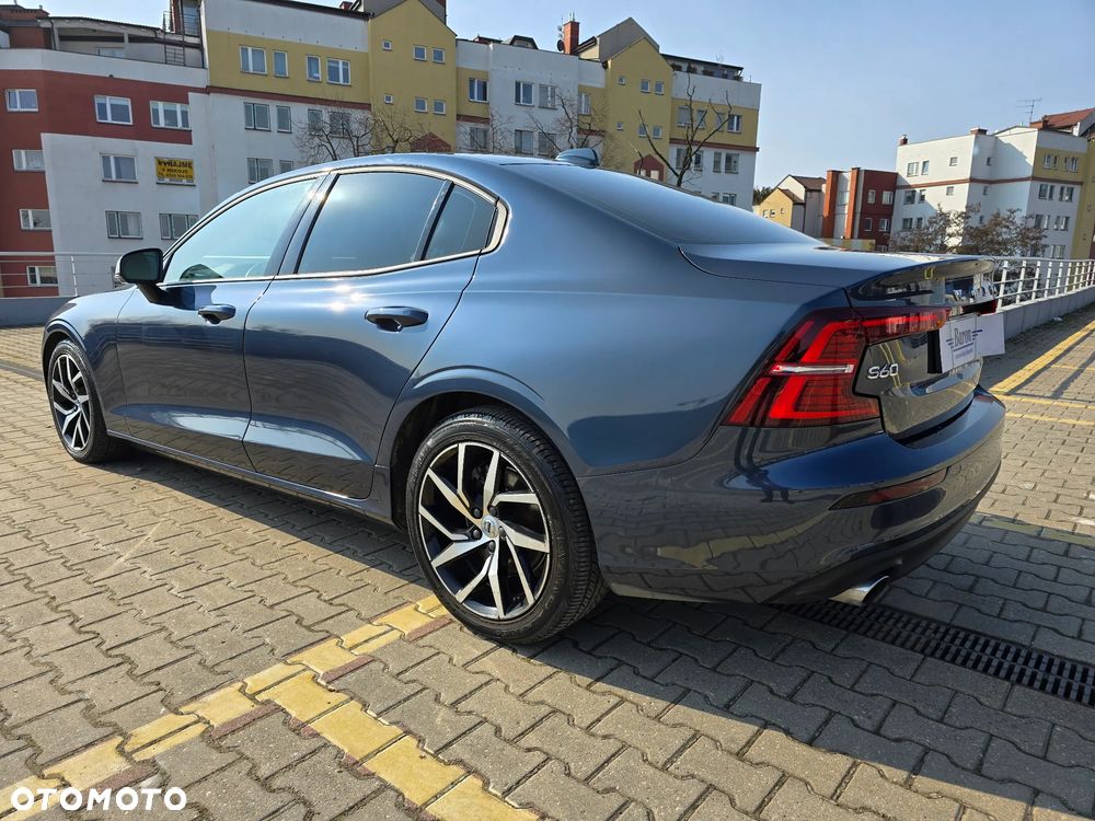 Volvo S60 T5 Momentum Pro - 8