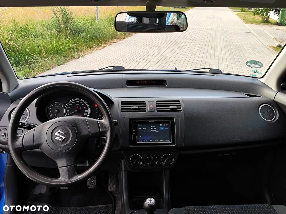Suzuki Swift 1.3 Club - 9