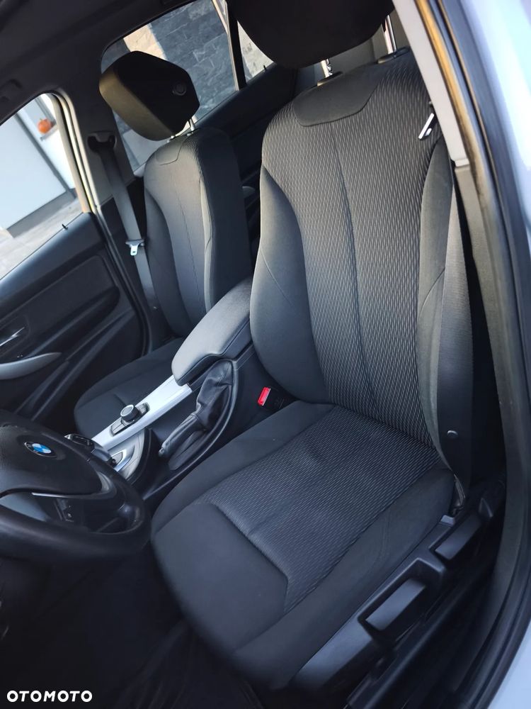 BMW Seria 3 318i Advantage - 18