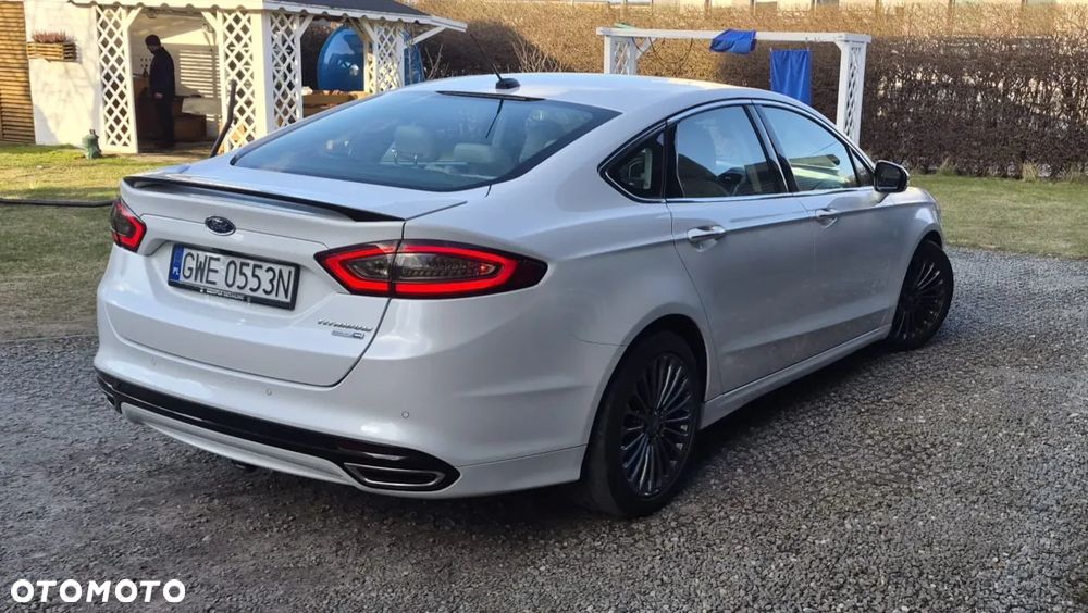 Ford Fusion - 4