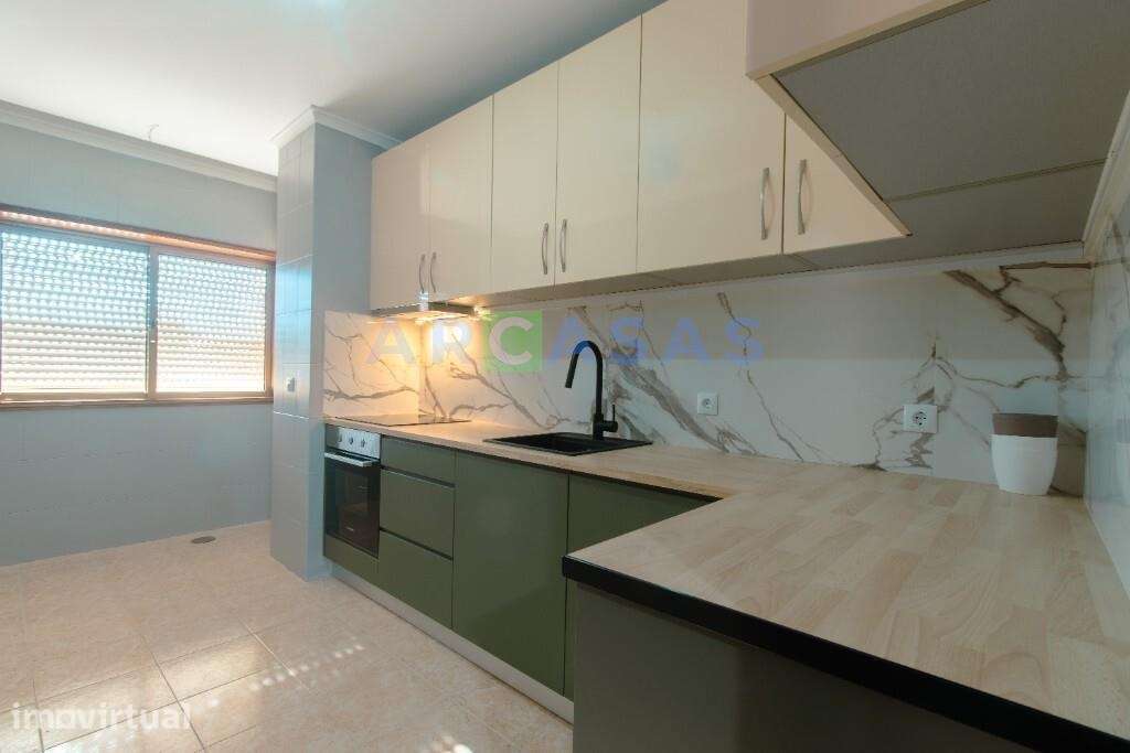 Apartamento T3 renovado com varanda e garagem fechada em Rio Tinto, Go - Grande imagem: 4/22