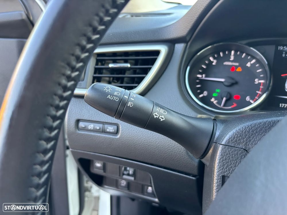 Nissan Qashqai 1.5 dCi N-Connecta 18 RS+PS - 18