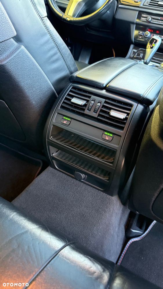 BMW Seria 5 535i xDrive - 23