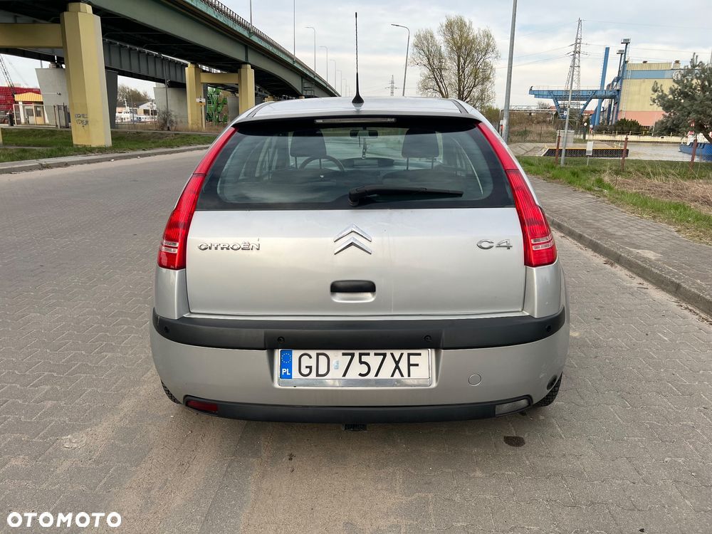 Citroën C4 1.4 16V Advance - 3