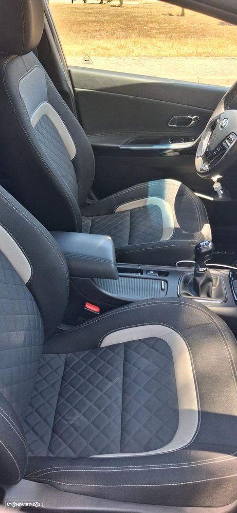 Kia Ceed SW 1.0 T-GDI GT Line - 11
