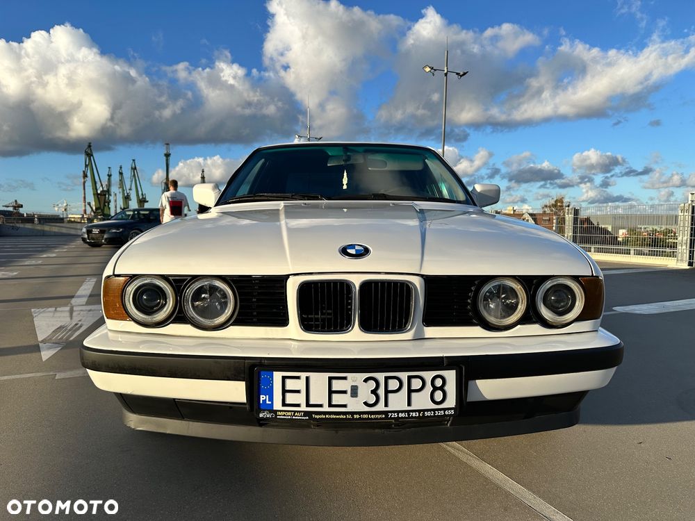 BMW Seria 5 520i - 36