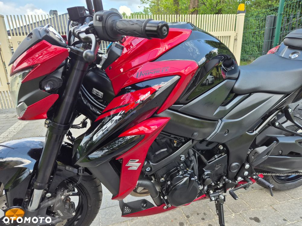 Suzuki GSX - 4