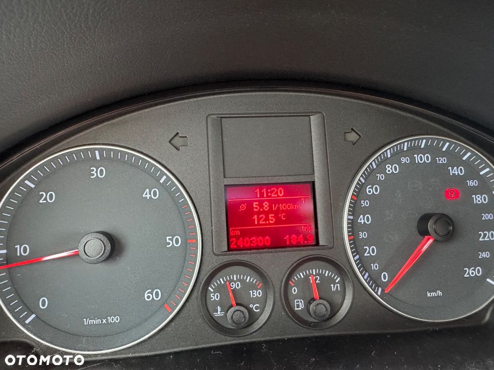 Volkswagen Golf Plus 1.9 TDI Comfortline - 26