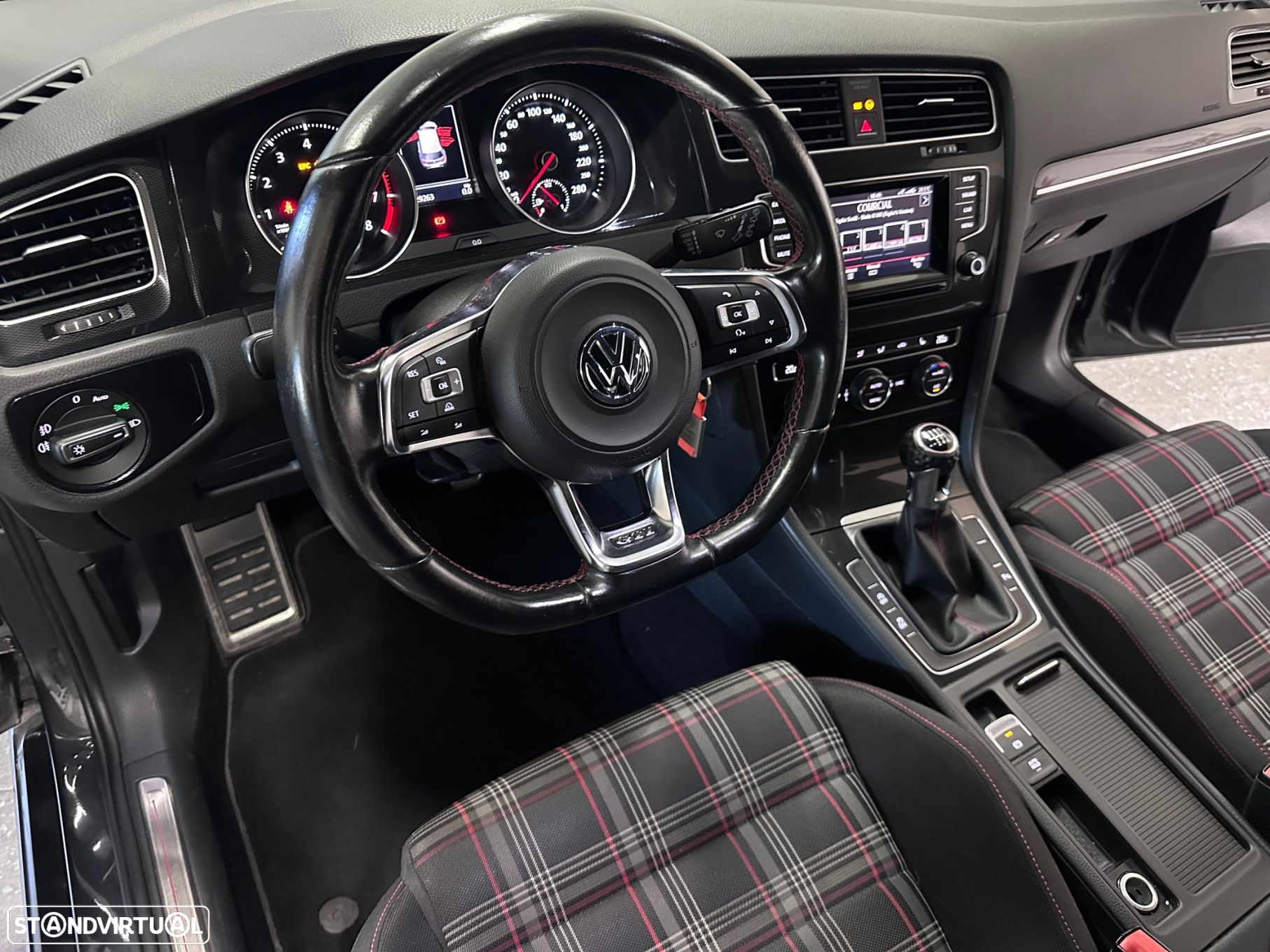 VW Golf 2.0 TSi GTi Performance - 16