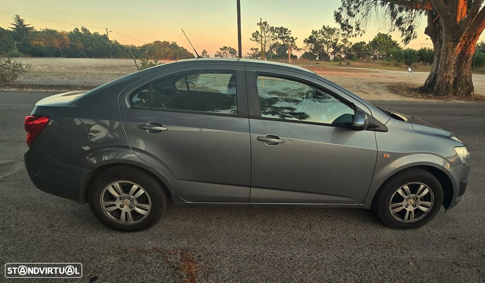 Chevrolet Aveo 1.2 LT Bi-Fuel - 6