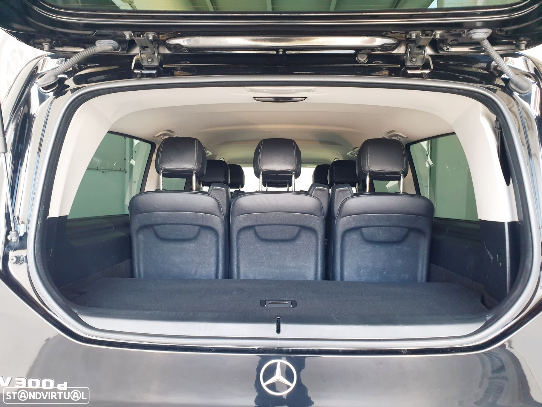 Mercedes-Benz V 300 d Longo Avantgarde - 36