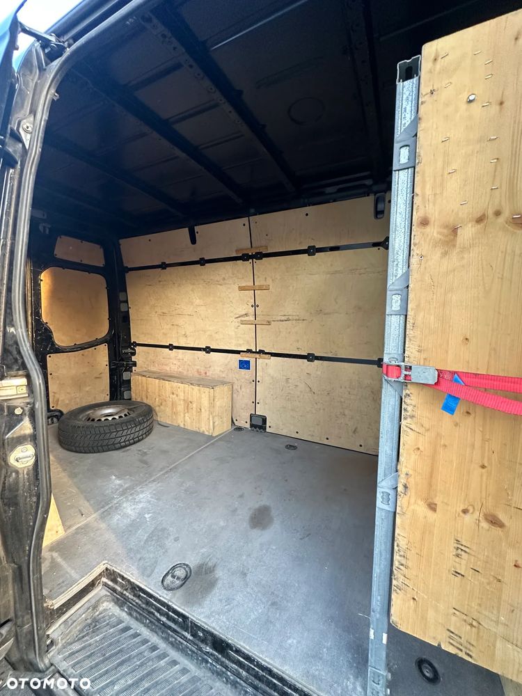 Mercedes-Benz Sprinter - 5