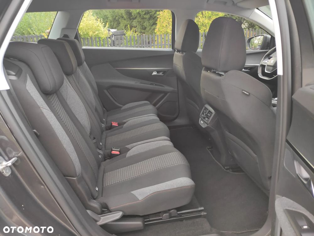 Peugeot 5008 1.2 PureTech Active S&S EAT8 - 17