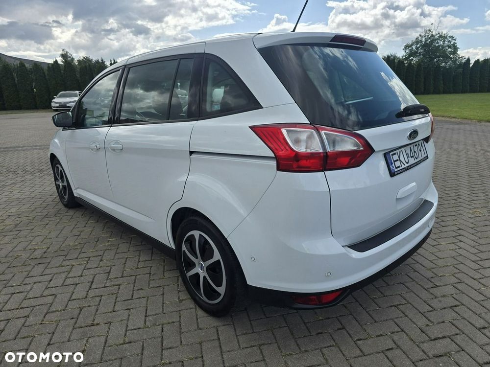 Ford Grand C-MAX - 11