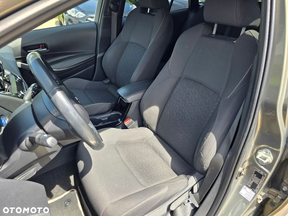 Toyota Corolla - 12