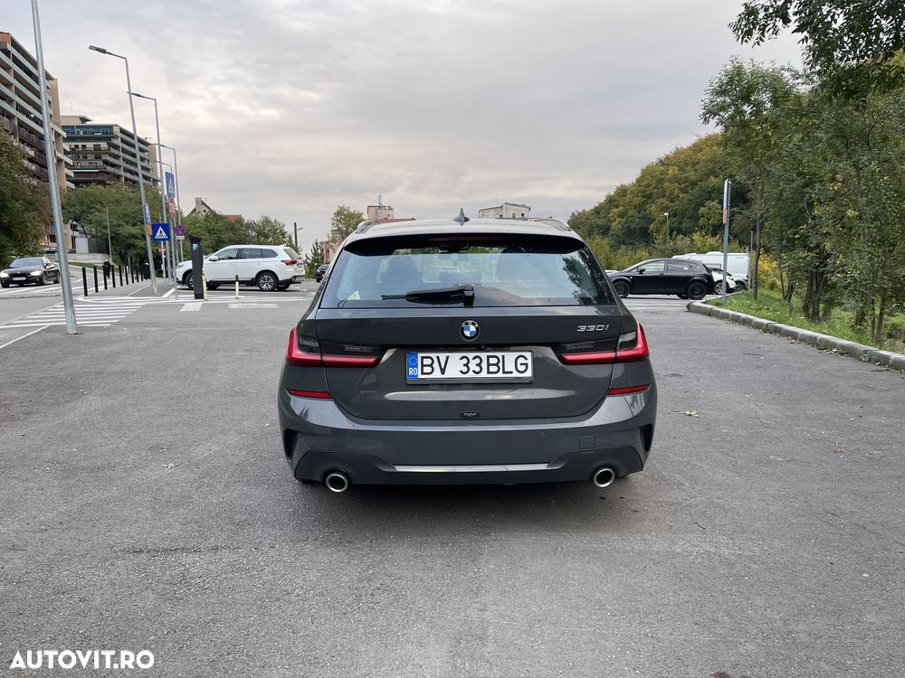 BMW Seria 3 330i AT - 5