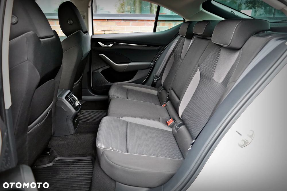 Skoda Octavia 1.5 TSI Selection - 25