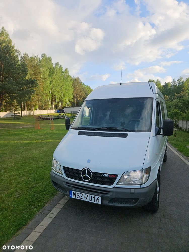 Mercedes-Benz 316 - 12