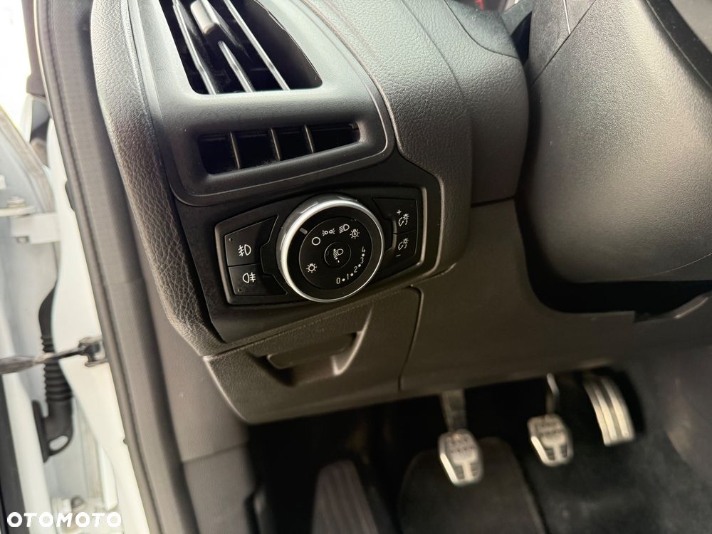 Ford Focus 1.0 EcoBoost Start-Stopp-System ST-LINE STYLE - 20