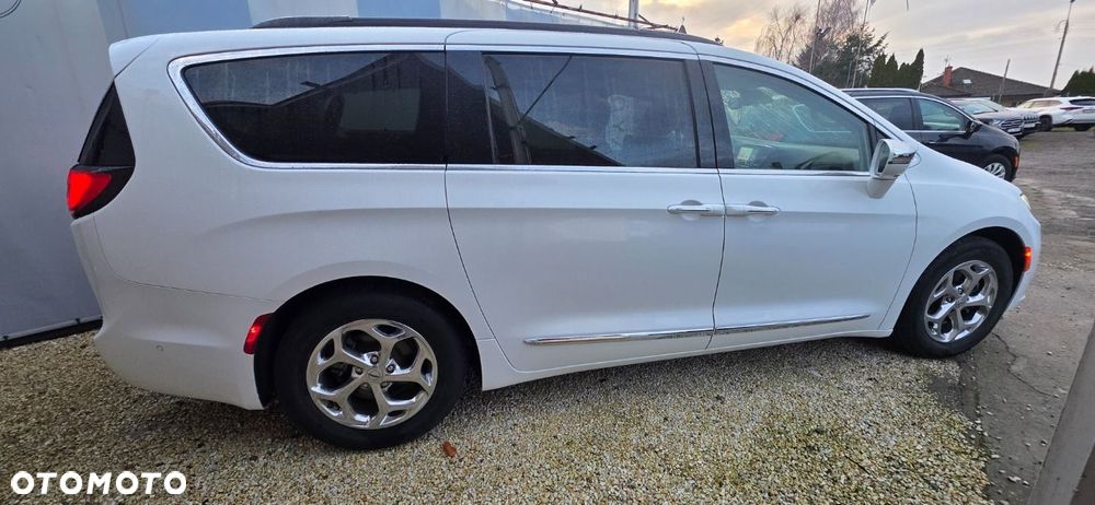 Chrysler Pacifica - 6