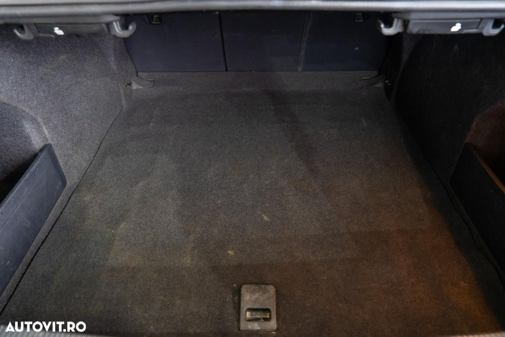 Volkswagen Passat - 12