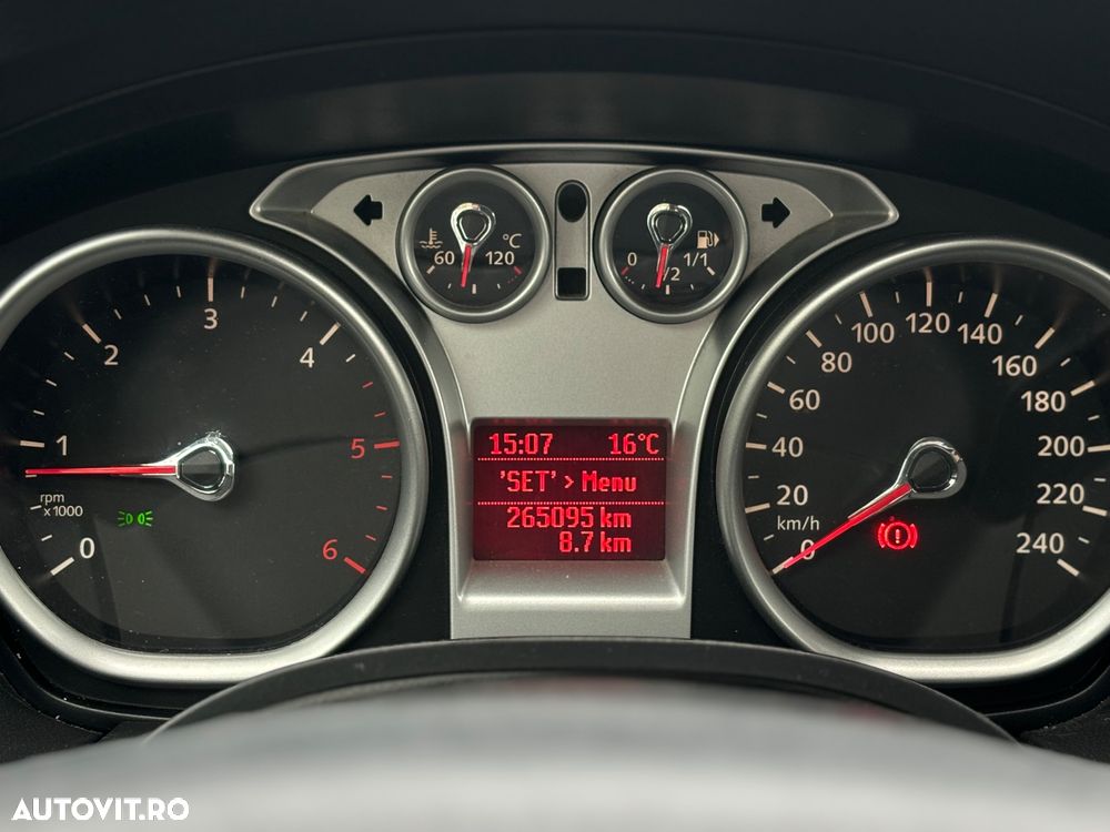 Ford Focus 2.0 TDCi Sport - 7